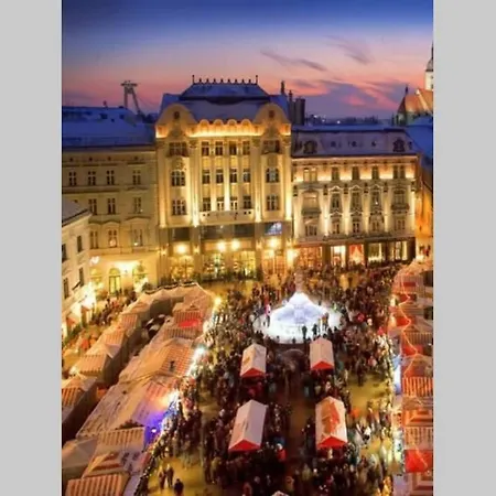 Queen Flat In Old Town With Castle View 아파트 *