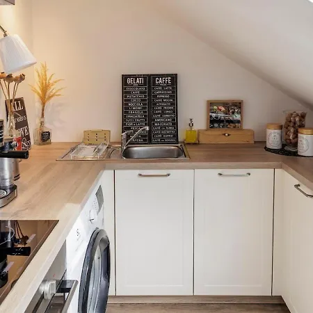 Apartment Queen Flat In Old Town With Castle View