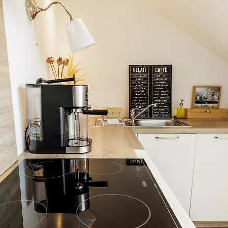 Queen Flat In Old Town With Castle View