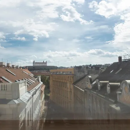 Queen Flat In Old Town With Castle View Bratislava