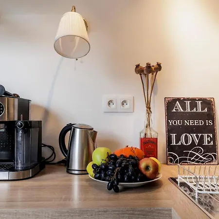 Queen Flat In Old Town With Castle View