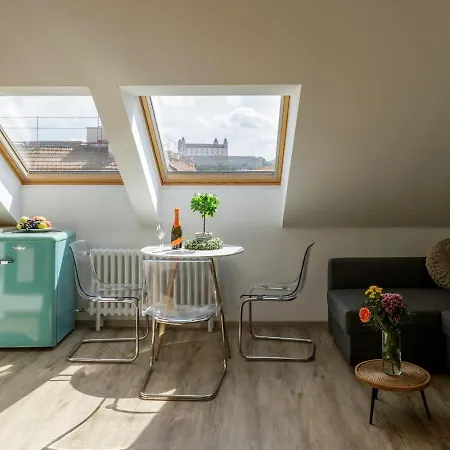 Queen Flat In Old Town With Castle View Bratislava