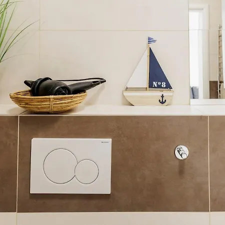 Queen Flat In Old Town With Castle View Appartamento