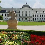Queen Flat In Old Town With Castle View * Bratislava